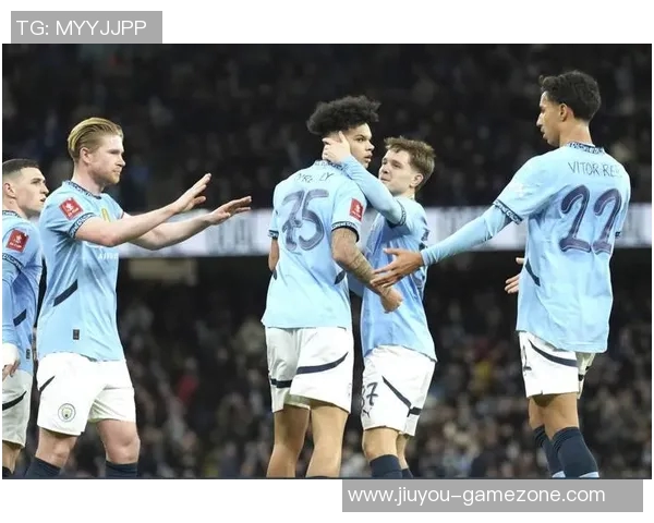 足总杯惊现冷门曼联与里昂激战成和引发全场热议