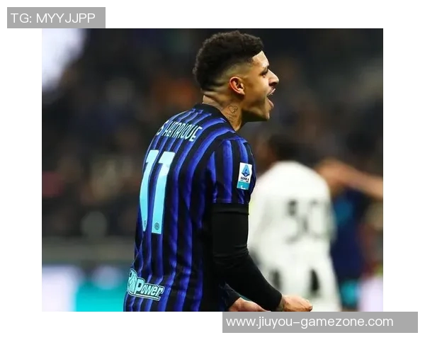 尤文图斯凭乌龙球战胜热刺晋级世界杯淘汰赛全场沸腾