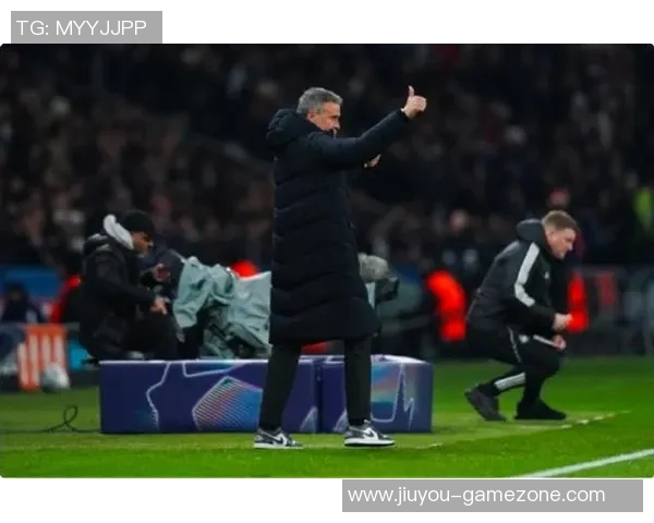 中超赛场惊现冷门巴黎圣日耳曼逆转马竞引发全场热议