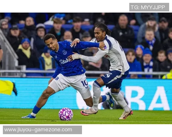 德甲激战：里昂与切尔西0比0平局引发全场震惊历史冷门再现